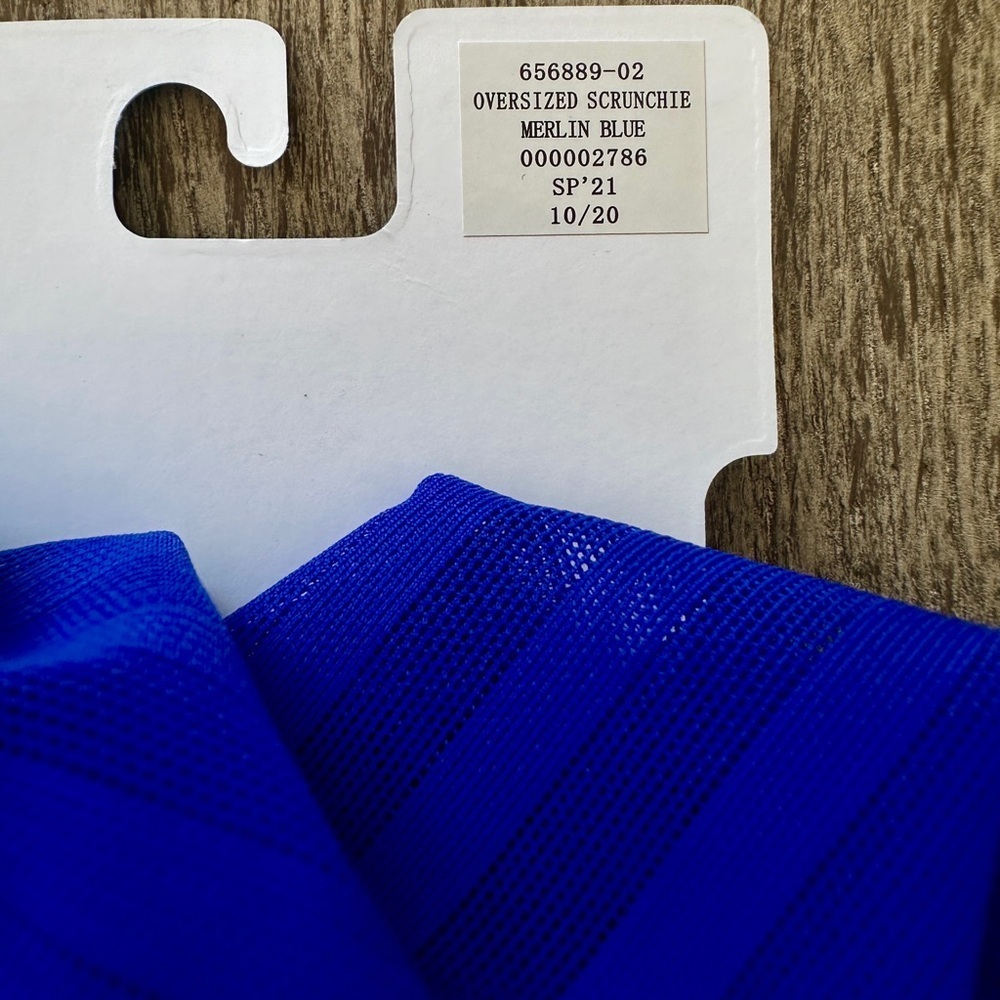 Athleta Oversized Scrunchie - Merlin Blue - One Size - Picture 3 of 3